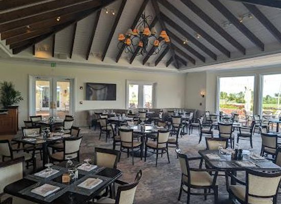 the-bahamas/nassau/restaurant/club-house-ocean-club-golf-course
