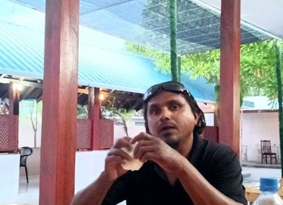 maldives/laamu-atoll/restaurant/lunch-line