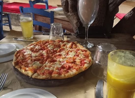kenya/lamu/shela/restaurant/pizza-o