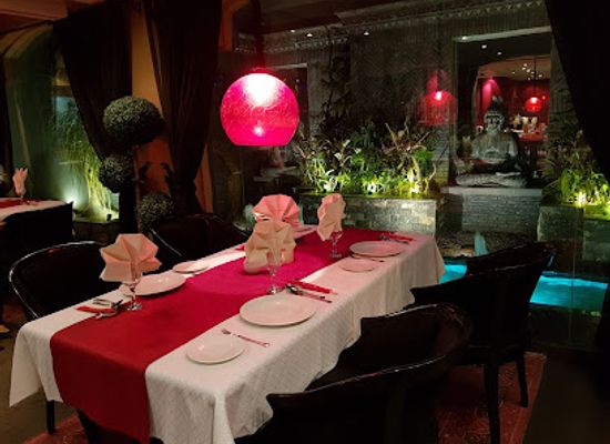 pakistan/central-punjab/restaurant/red-lotus