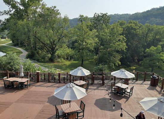 missouri/current-river-basin/restaurant/creekside-grill