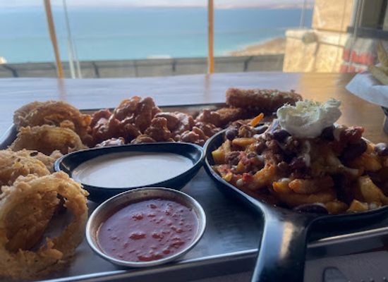 jordan/eastern-highlands/restaurant/buffalo-wings-rings-dead-sea