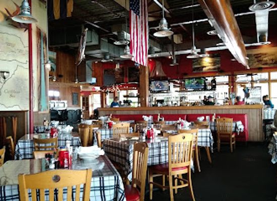 tennessee/rock-city/restaurant/boathouse-rotisserie-raw-bar