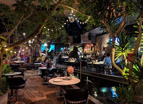 thailand/rayong/restaurant/the-bizarre-island