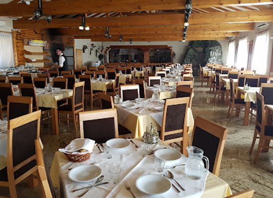 croatia/lika/restaurant/restaurant-macola