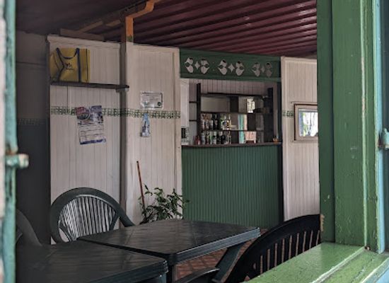 dominica/saint-joseph/restaurant/cravings-restaurant