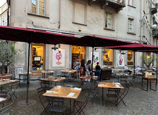 italy/turin/restaurant/tre-galli