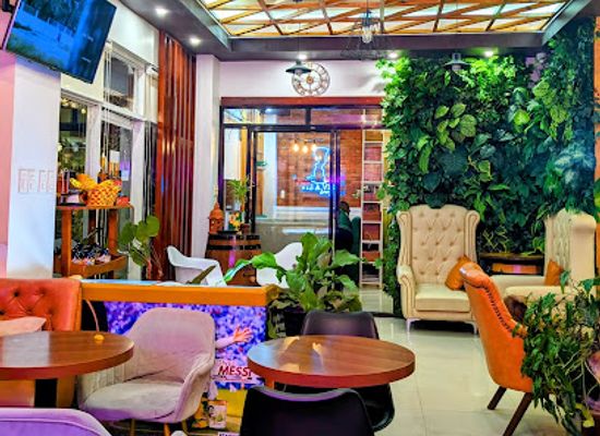 philippines/ilocos-norte/laoag-city/restaurant/vis-a-vis-lounge-laoag