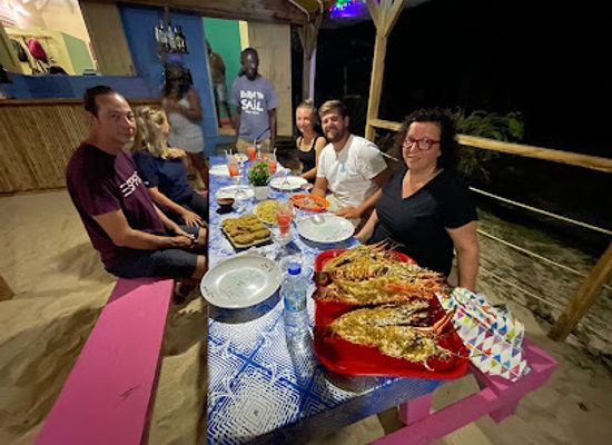 saint-vincent-and-the-grenadines/union-island/restaurant/beach-lobster-bbq-dennie