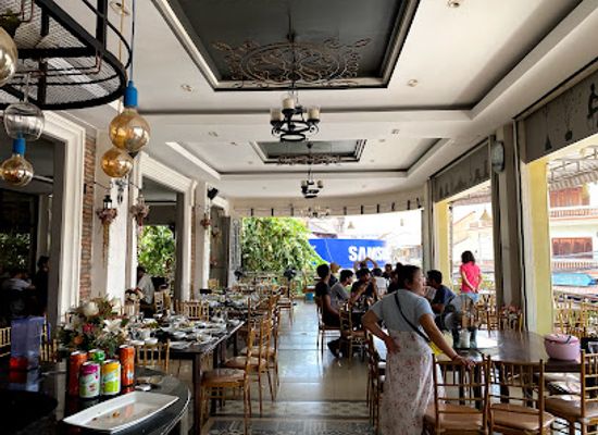 cambodia/battambang/sangkat-svay-por/restaurant/white-rose-restaurant