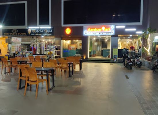 india/kutch/restaurant/ambarsari-kulcha-land