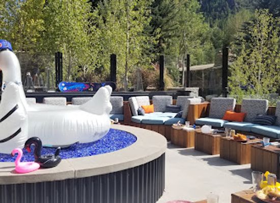 colorado/aspen/restaurant/living-room-w-aspen