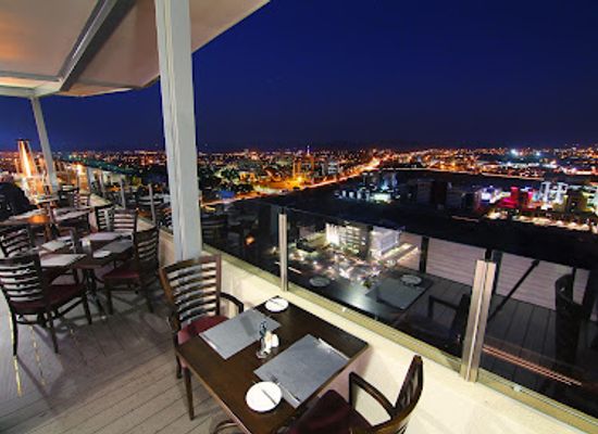 botswana/kgalagadi-transfrontier-park/restaurant/table50two