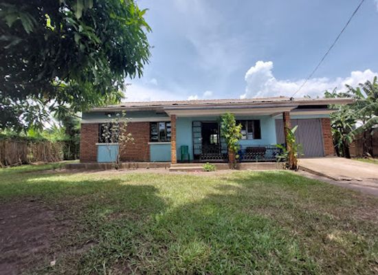 uganda/toro/restaurant/jobbi-guest-home