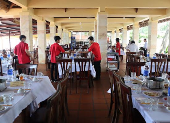 vietnam/phan-thiet/restaurant/cay-bang-restaurant