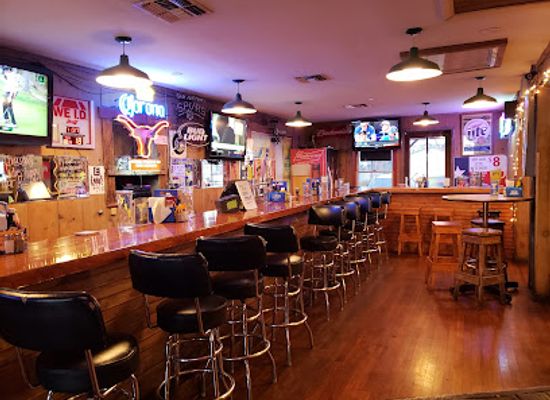 texas/new-braunfels/restaurant/iron-horse-bar-grill