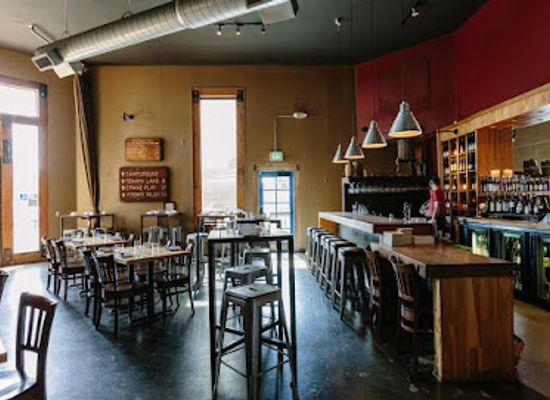 california/modesto/restaurant/camp-4-wine-cafe