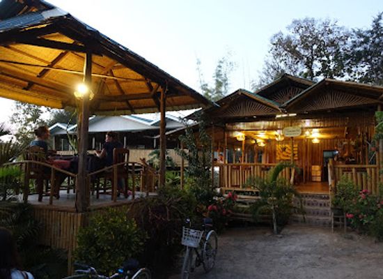 myanmar-burma/inle-lake/restaurant/bamboo-hut-home-cooking