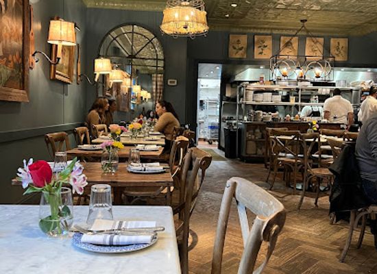 illinois/chicago/gold-coast/restaurant/blue-door-kitchen-garden