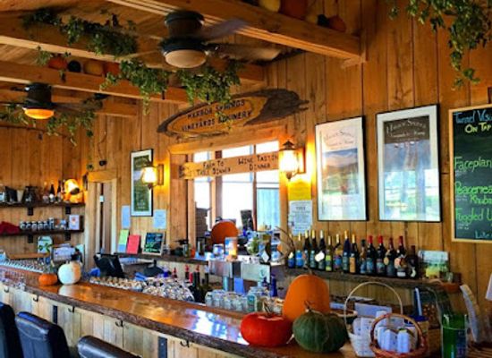 michigan/harbor-springs/restaurant/pond-hill-farm