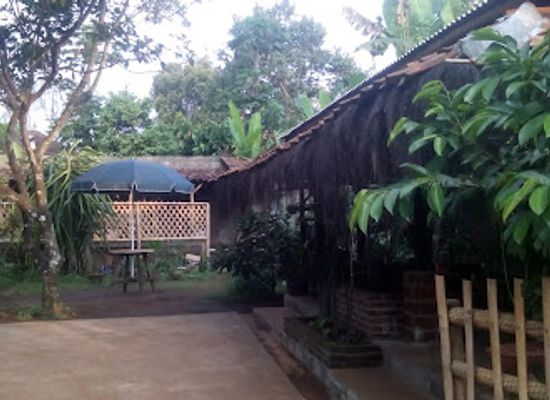 indonesia/central-java/restaurant/warung-dedaunan