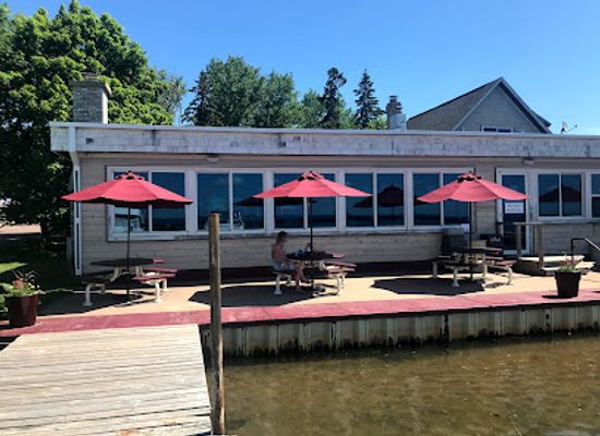 wisconsin/madeline-island/restaurant/beach-club-on-madeline-island