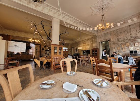 georgia/meskheti/restaurant/sisters