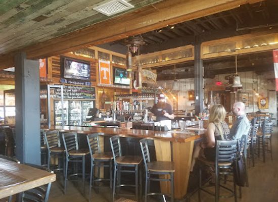 tennessee/chattanooga-valley/restaurant/feed-table-and-tavern