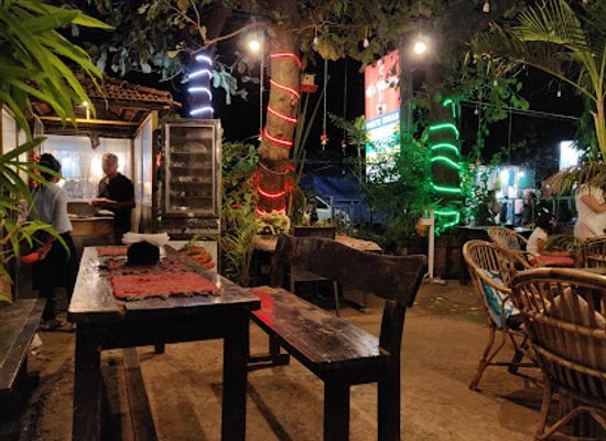 india/goa/vagator/restaurant/aj-s-kitchen-bar-restaurant