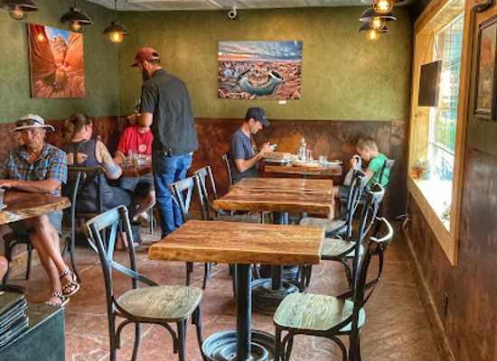 arizona/kaibab-national-forest/restaurant/peekaboo-canyon-wood-fired-kitchen