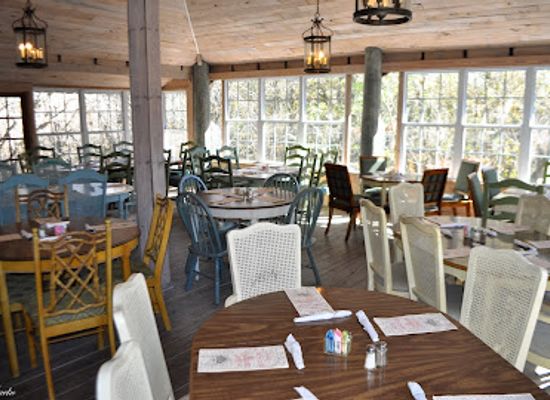 florida/nature-coast/restaurant/solomon-s-castle