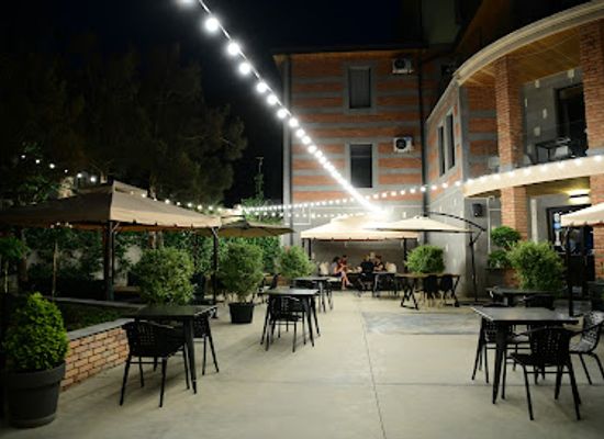 georgia/khevsureti/restaurant/bar-restaurant-c-est-la-vie