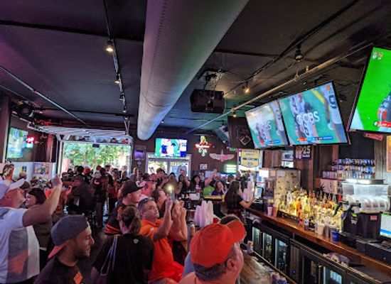 tennessee/nashville-music-row/restaurant/dawghouse-saloon