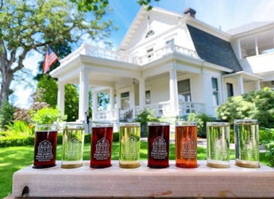 oregon/hood-river-county/restaurant/the-gorge-white-house