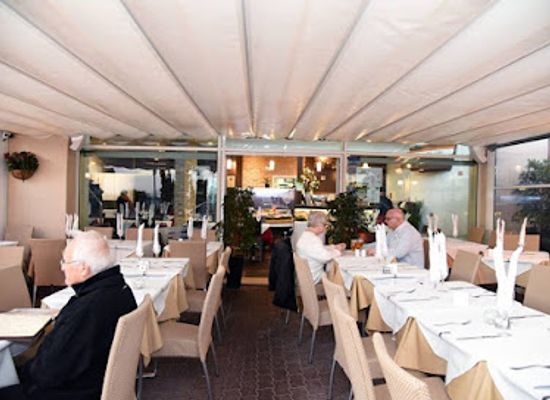 portugal/madeira/restaurant/real-canoa