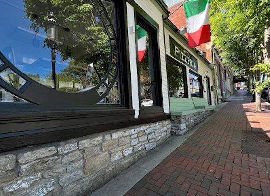 ohio/cincinnati/restaurant/your-mom-s-pizzeria