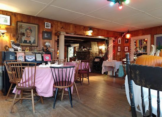 massachusetts/berkshires/restaurant/the-dream-away-lodge