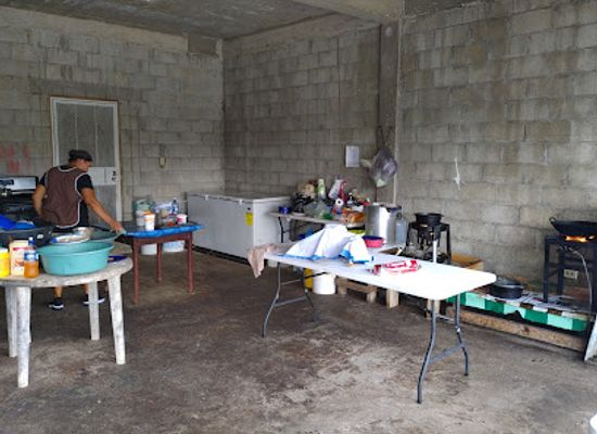 belize/crooked-tree-wildlife-sanctuary/restaurant/carrie-s-kitchen