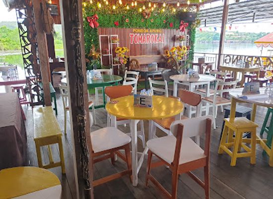 indonesia/central-papua/restaurant/pondok-apung-tomarokai-pat
