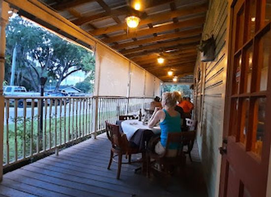 florida/crystal-river/restaurant/vintage-on-5th