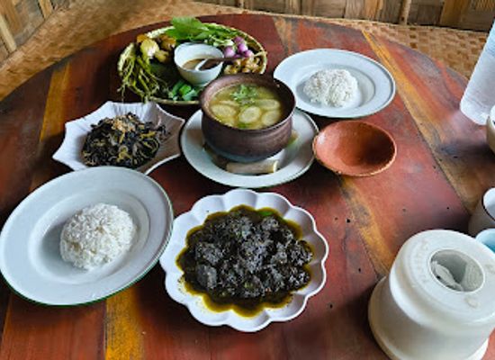 myanmar-burma/kayin-state/restaurant/naw-ta-yar-karen-tradirional-food