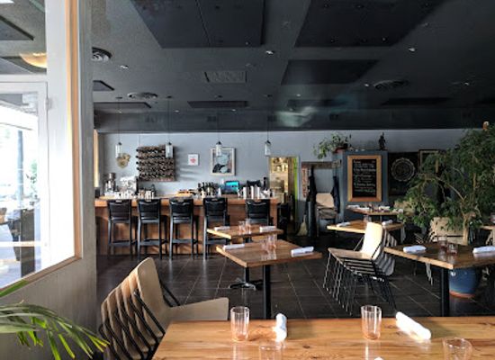 canada/manitoba/restaurant/deer-almond