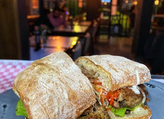 colombia/macarena-range/restaurant/sandwich-taller