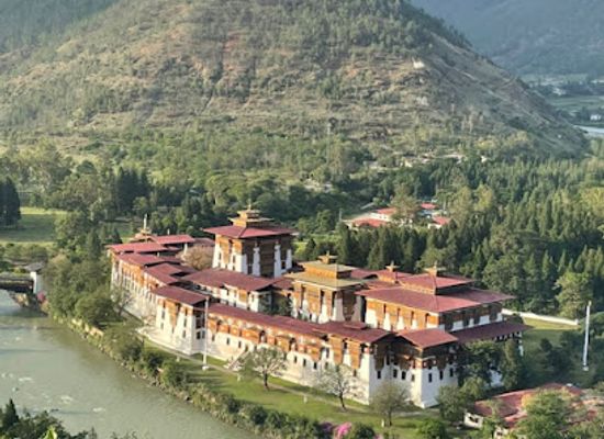 bhutan/wangdue-phodrang/restaurant/k-d-restaurant