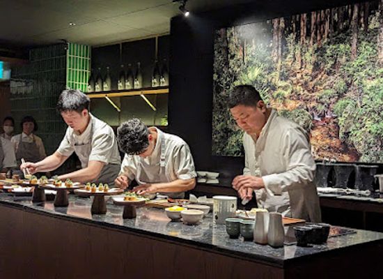 japan/hizen/restaurant/narisawa