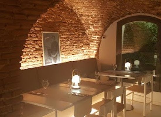 spain/madrid/sol/restaurant/gustos-madrid-plaza-mayor
