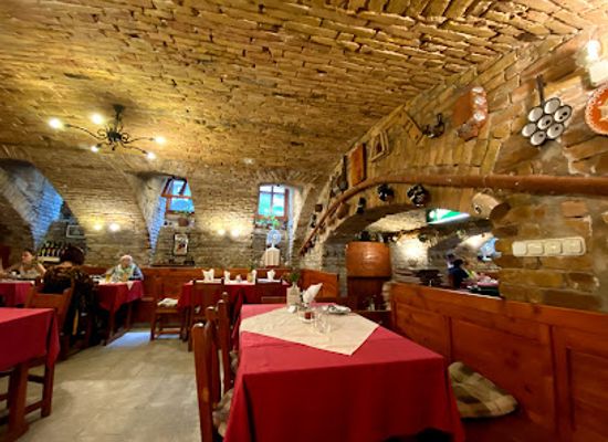 hungary/kiskunsag/restaurant/regos-vendeglo