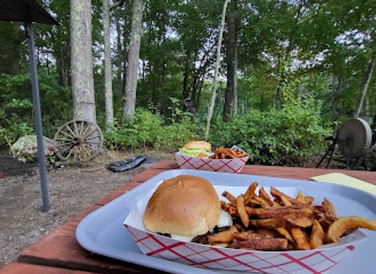 connecticut/windham-county/restaurant/frog-rock-rest-area
