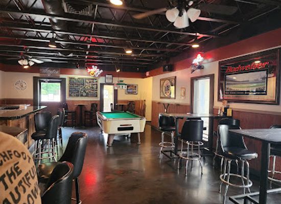 michigan/marquette/restaurant/rose-s-dugout