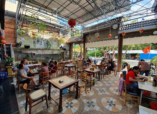 vietnam/can-tho/restaurant/cafe-and-beer-volcano